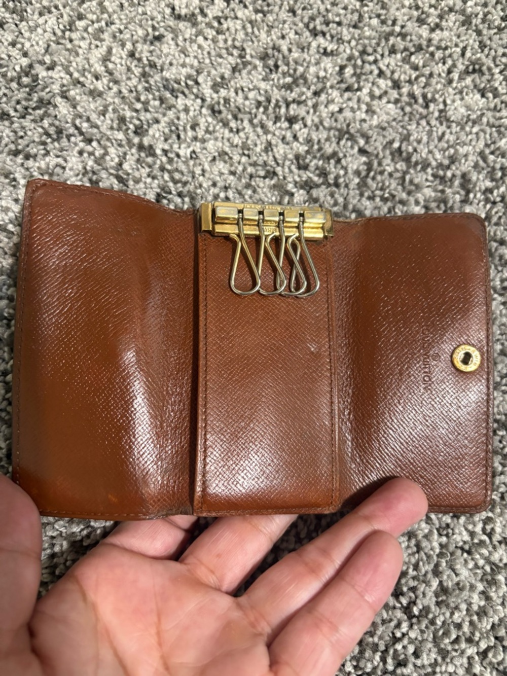 Louis Vuitton Vintage Monogram Four Key Holder - Picture 3 of 10